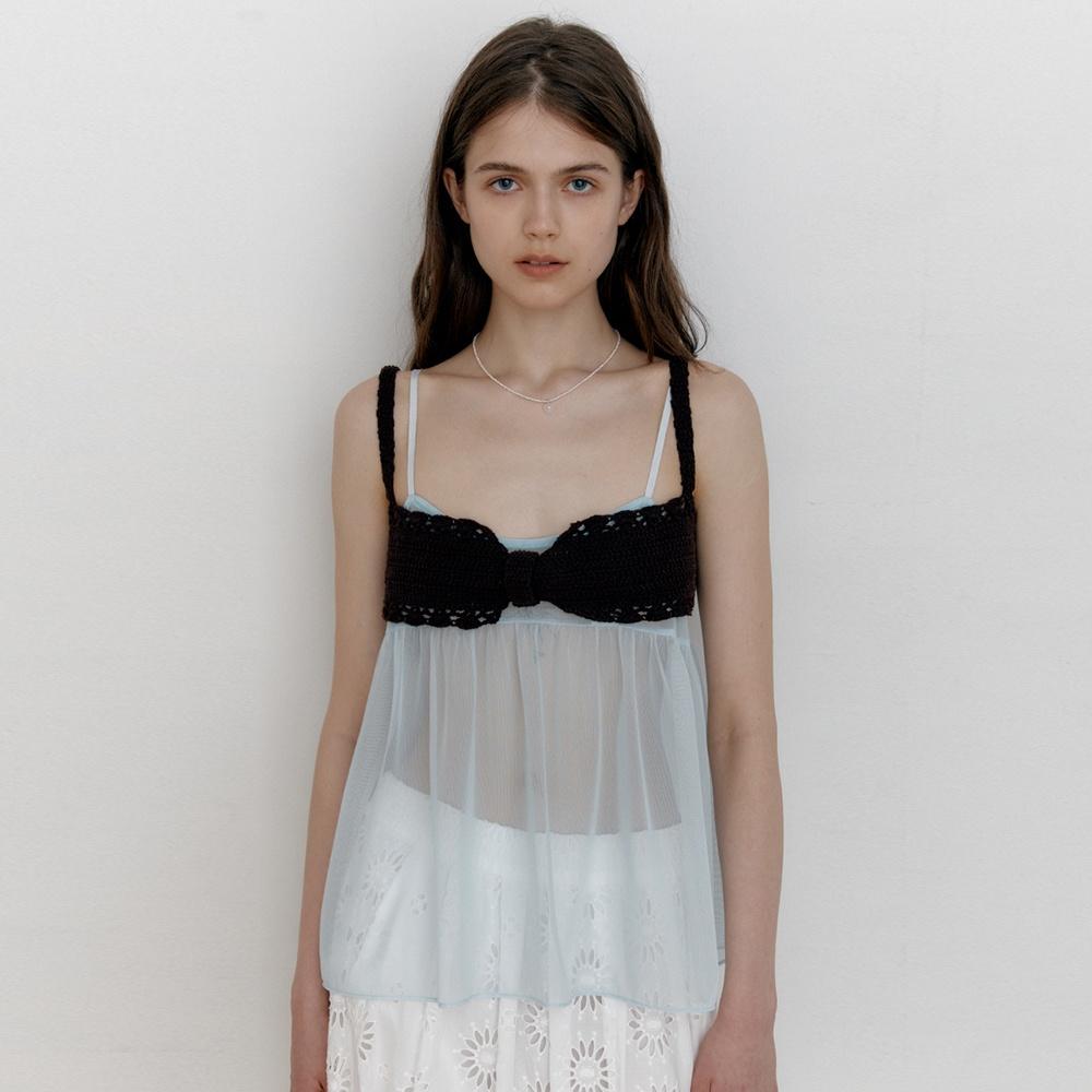 Shirring see-through sleeveless. Baby blue