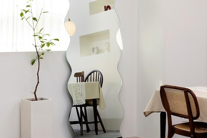 [당일출고] 노프레임 비정형 전신거울 B-1 (원목 받침대 포함) 2Size