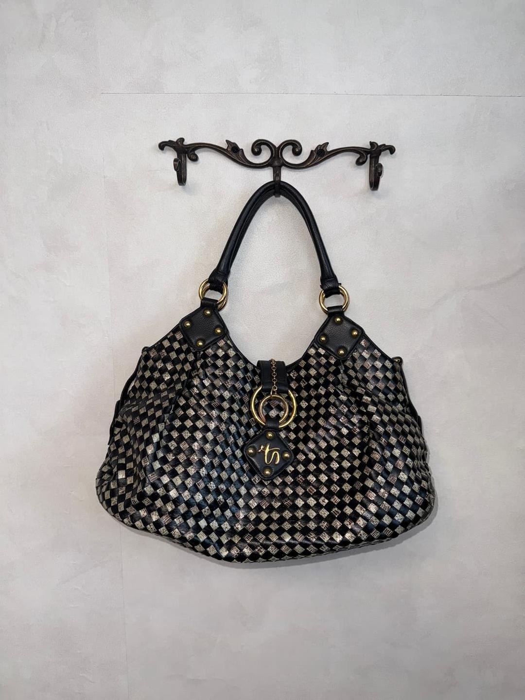 Black diamond checkerboard buckle 숄더백 | 후루츠패밀리