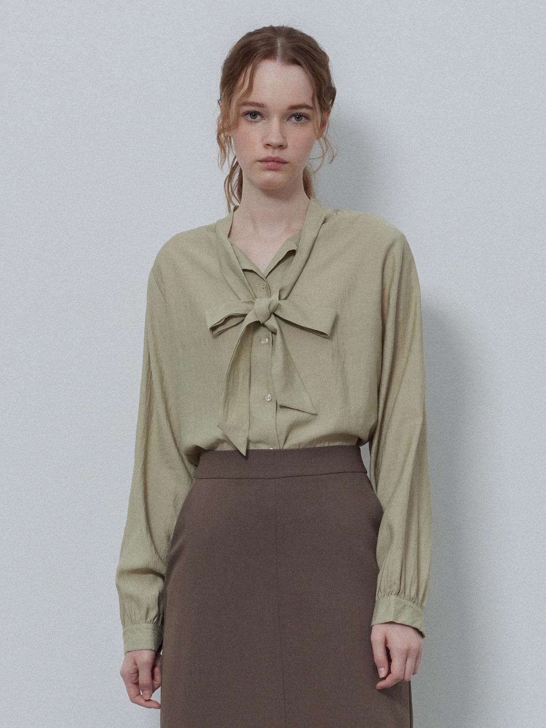 르 스튜디오 FEMININE TIE BLOUSE (LC243BL009RCM) | 바바더