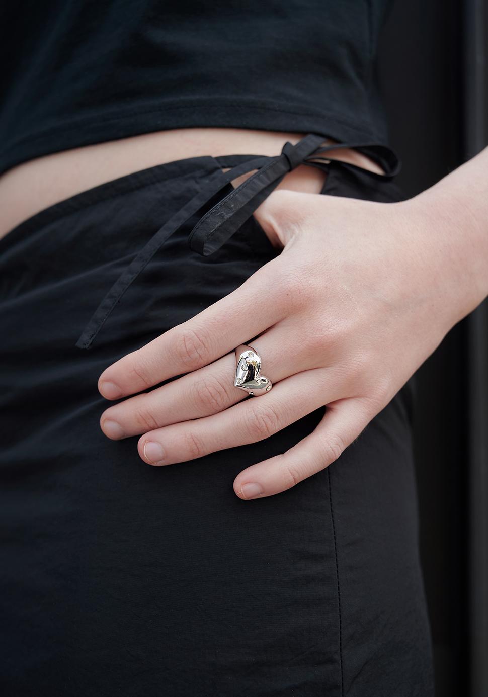 Thea Ring
