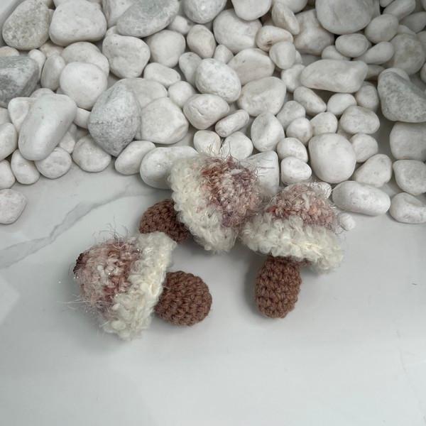mushroom keyring - Brown