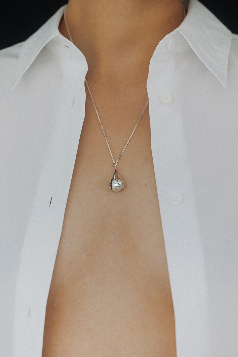Teardrop Necklace In Silver Ball