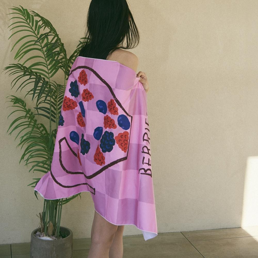 나인아워즈 샌드프리 비치타올 베리