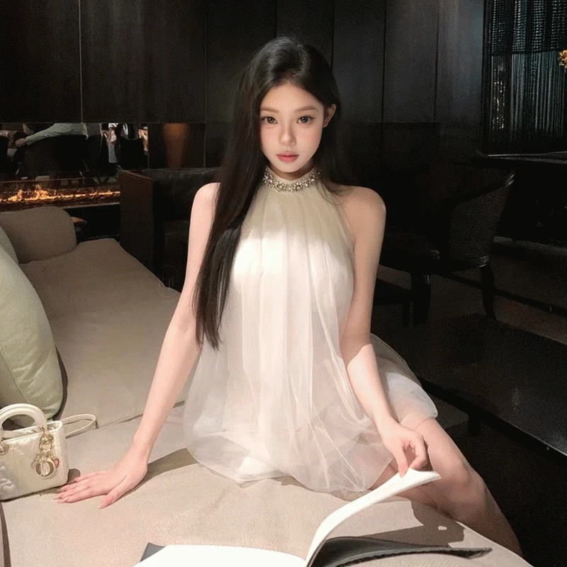 화이트 드리밍 홀터 원피스