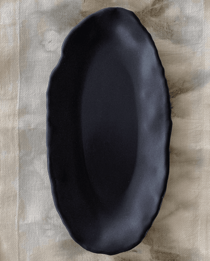 Raw crafts) Basalt Black oval plate