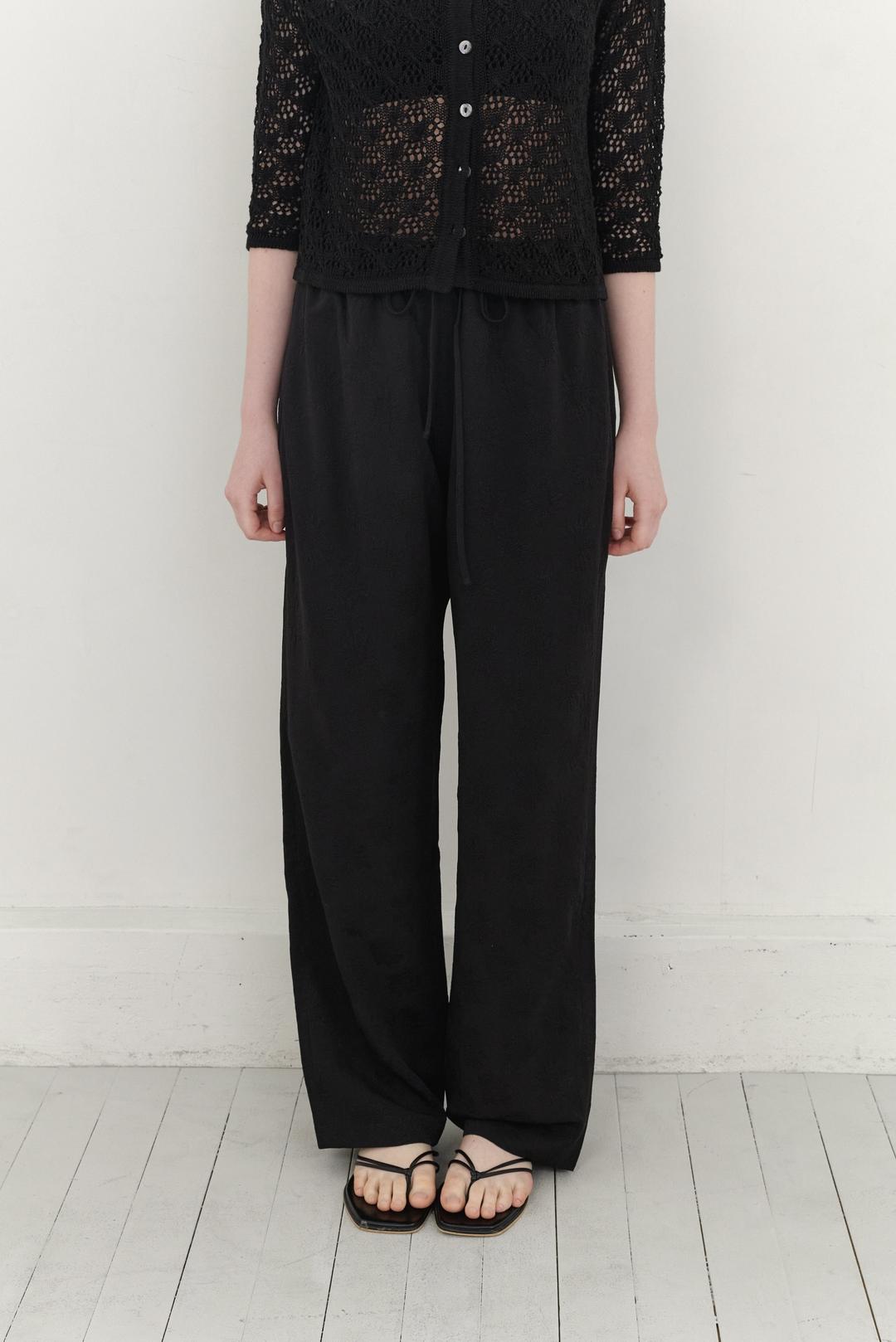 Floral Embo Pants (Black)