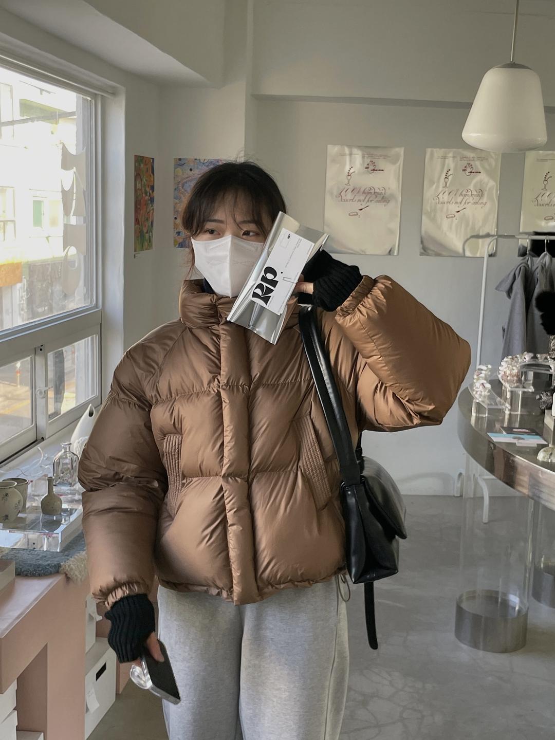 파우더 숏 패딩