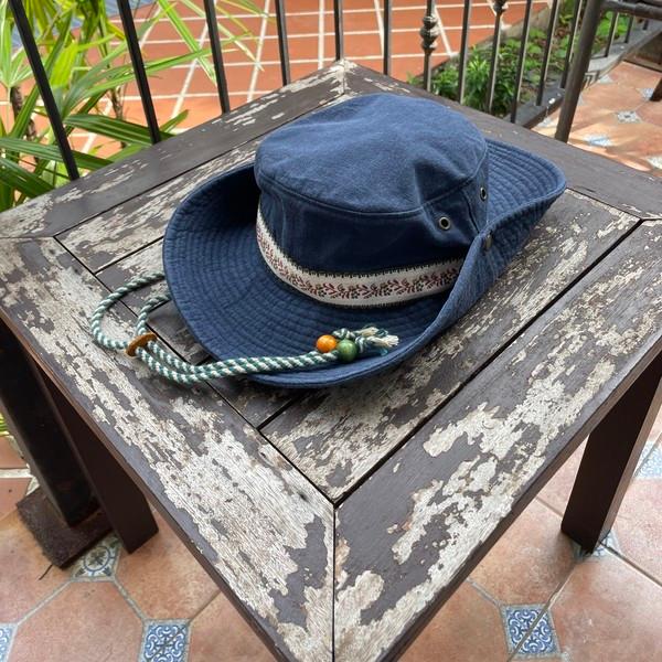 바람이 부니 햇 (navy)