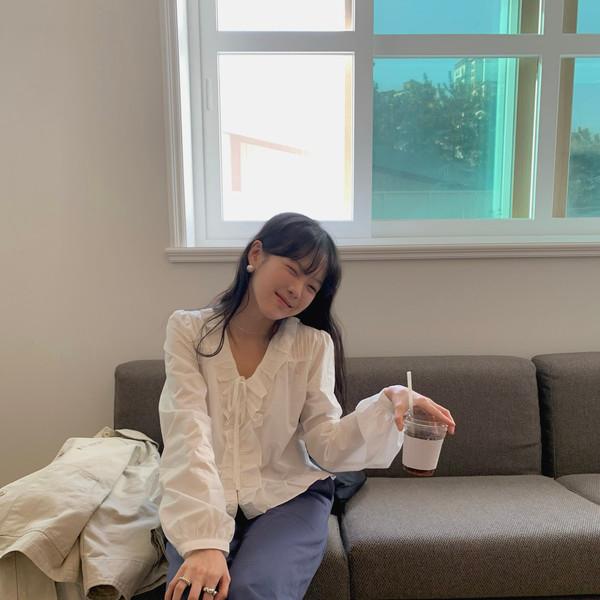 • [디테일🪽] Drape tuck detail blouse