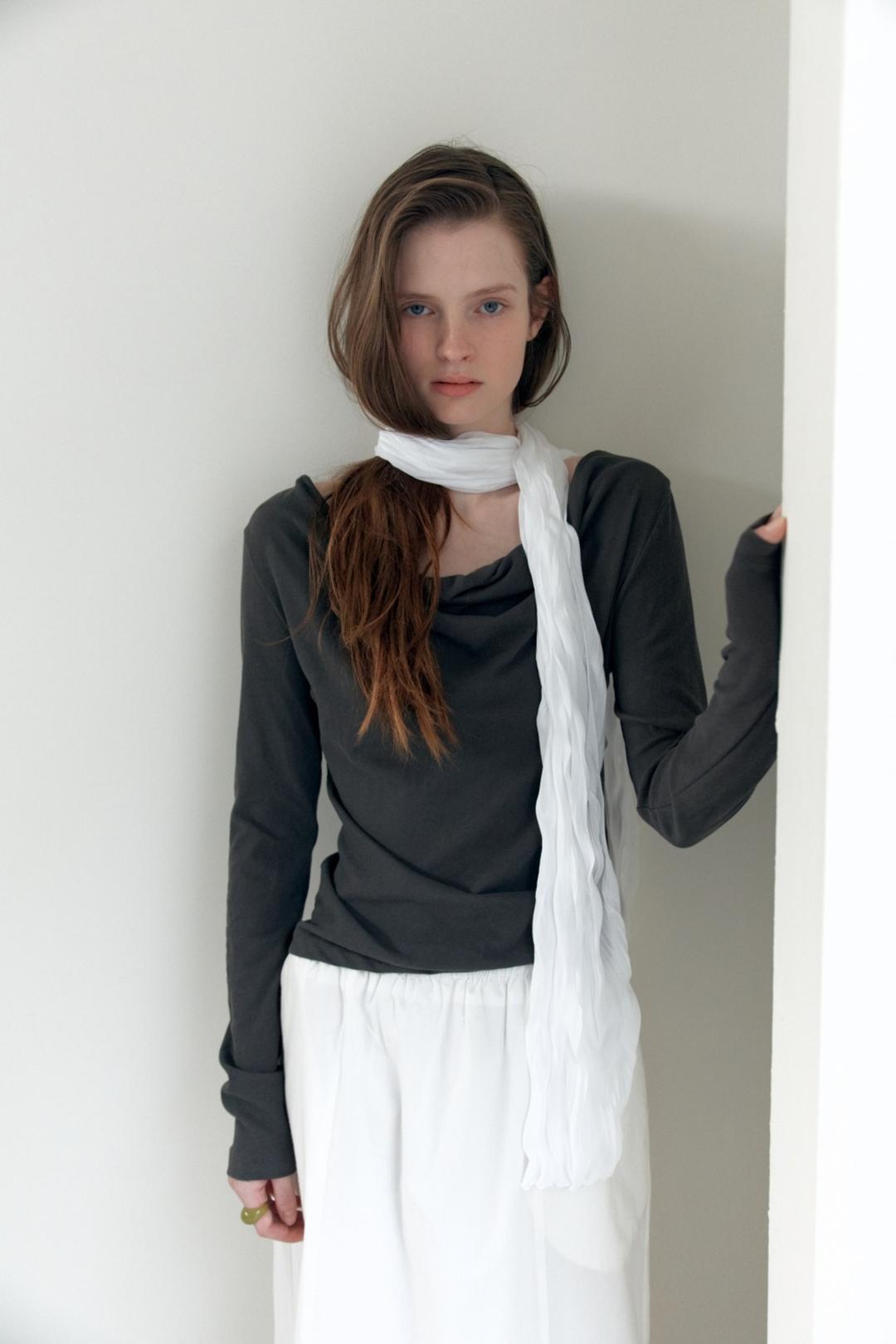 [2nd 예약배송/3월 16일] Flow Cotton Drape T_Charcoal