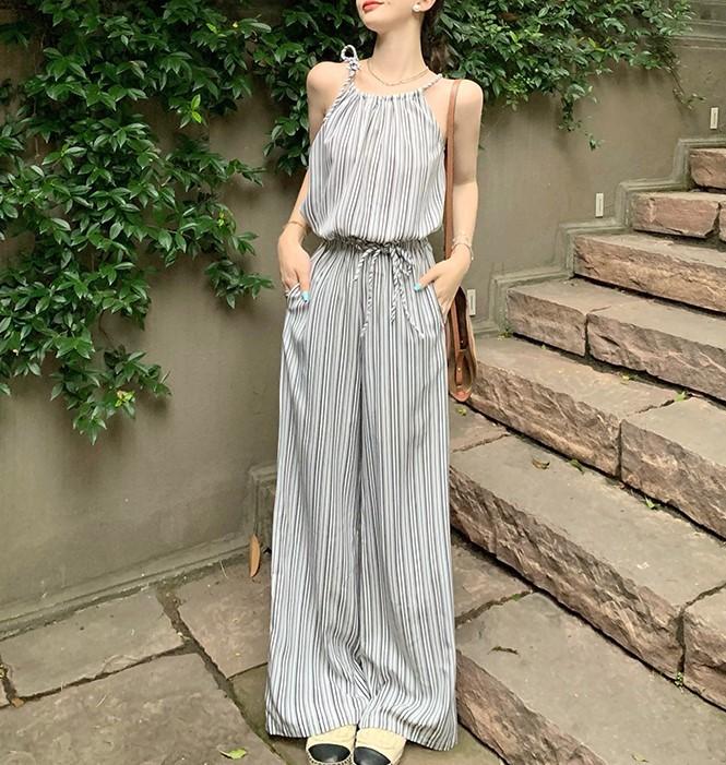 [여름/휴가/바캉스/고급스러운/유니크/셋업/코디] 홀터 넥 세로 스트라이프 포멀 상의 + 와이드 팬츠 투피스 세트