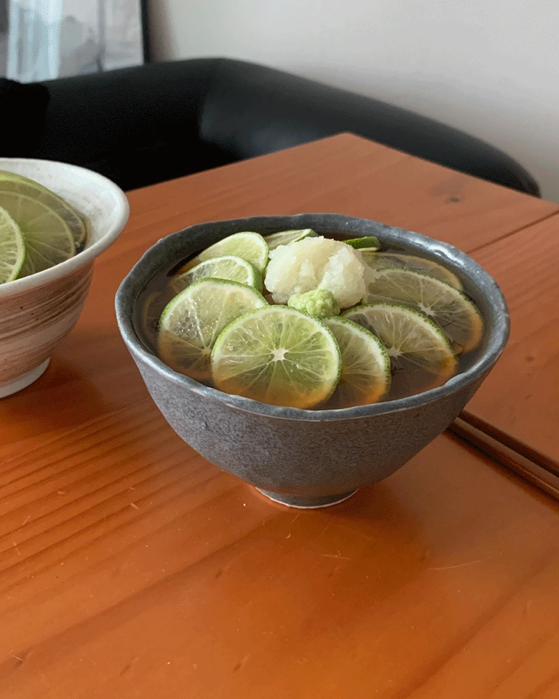 Dark bowl