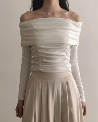 wrinkle shirring off shoulder tee (2color)