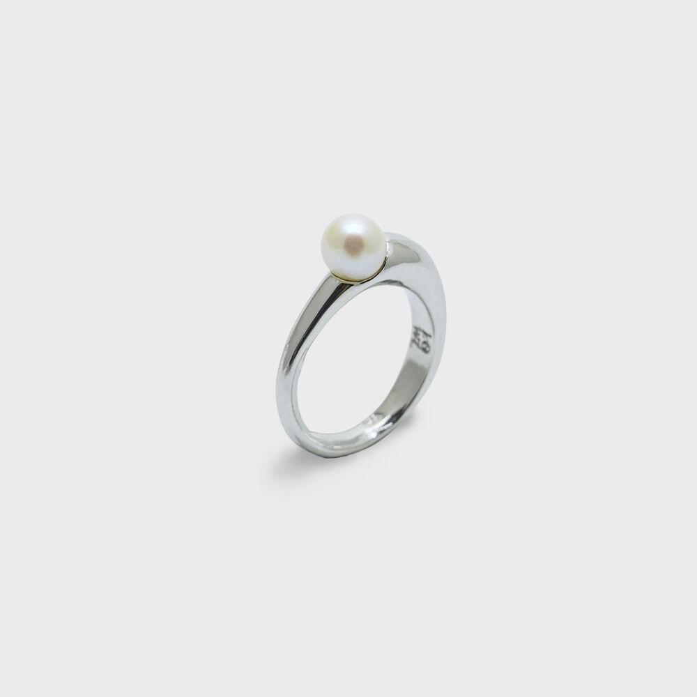 92.5 Silver single pearl ring