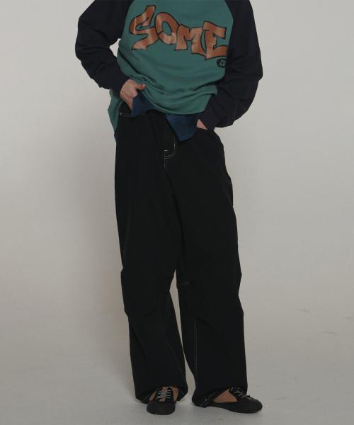 핀턱 절개 스티치 히든 스트링 백로고 코튼 와이드 팬츠 [블랙]