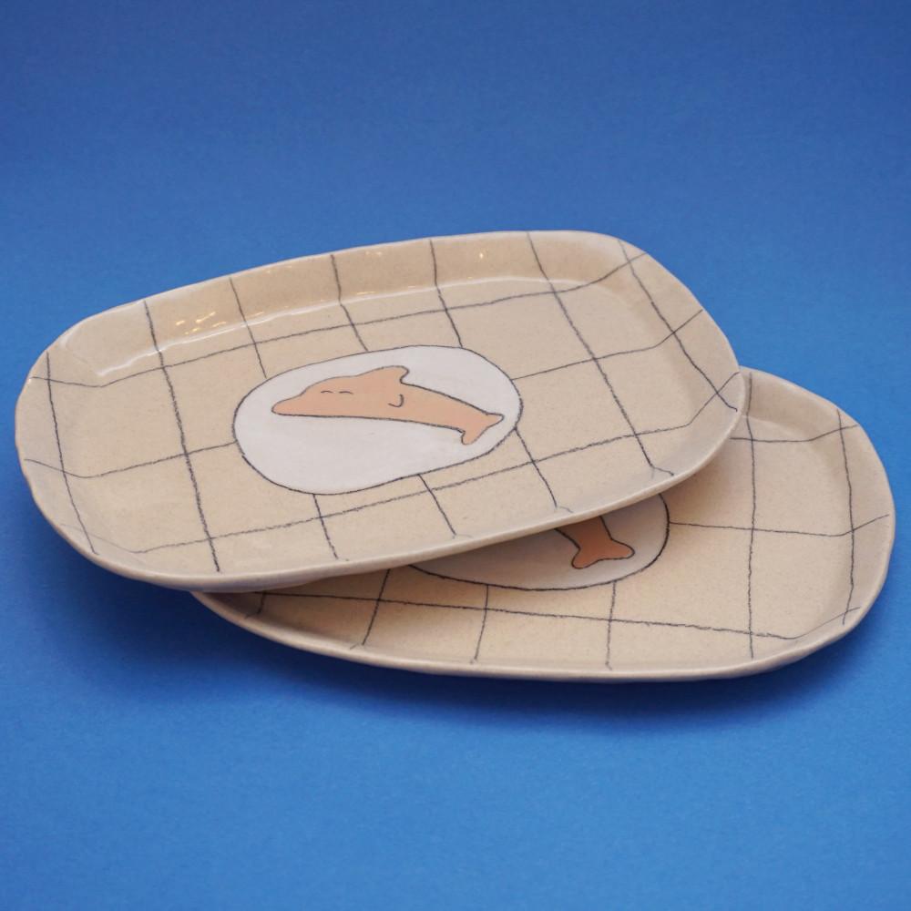 돌고래와 빵 접시, Steadinary