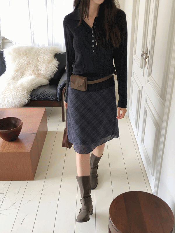 무드인슬로우 블러쉬 체크 미디스커트