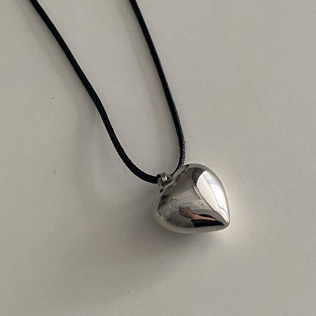 black heart necklace