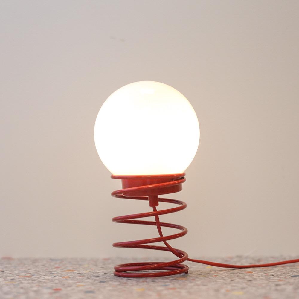 리얼 빈티지 잉고 마우러 레드 스파이럴 테이블 램프