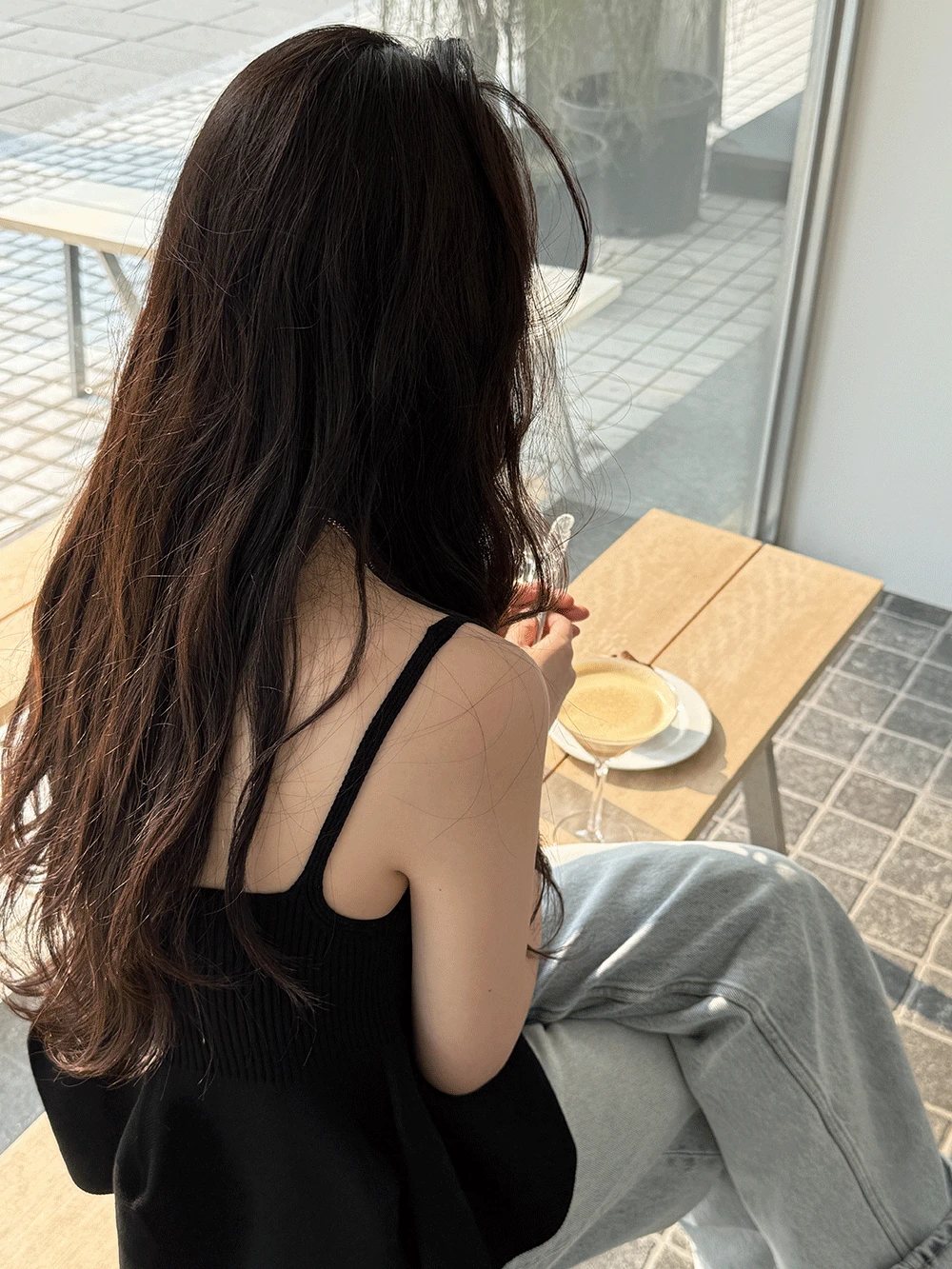 Volume knit sleeveless