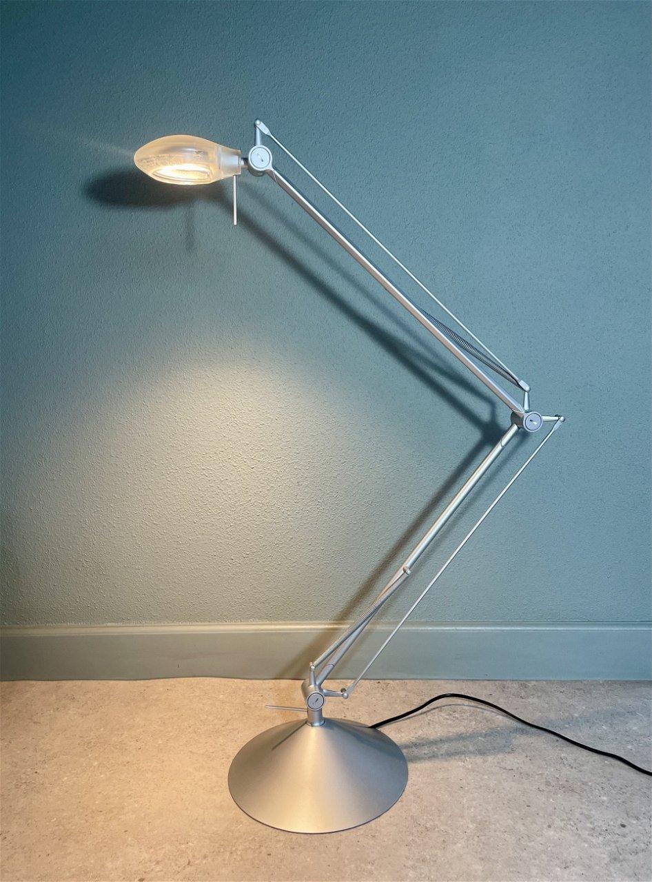 Flos Archimoon Tech