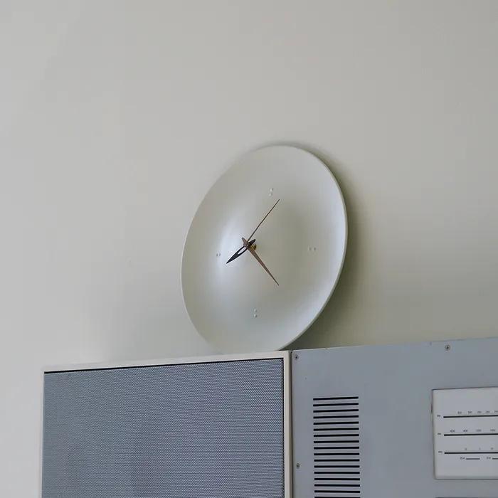 누베 벽시계_클라우디 화이트