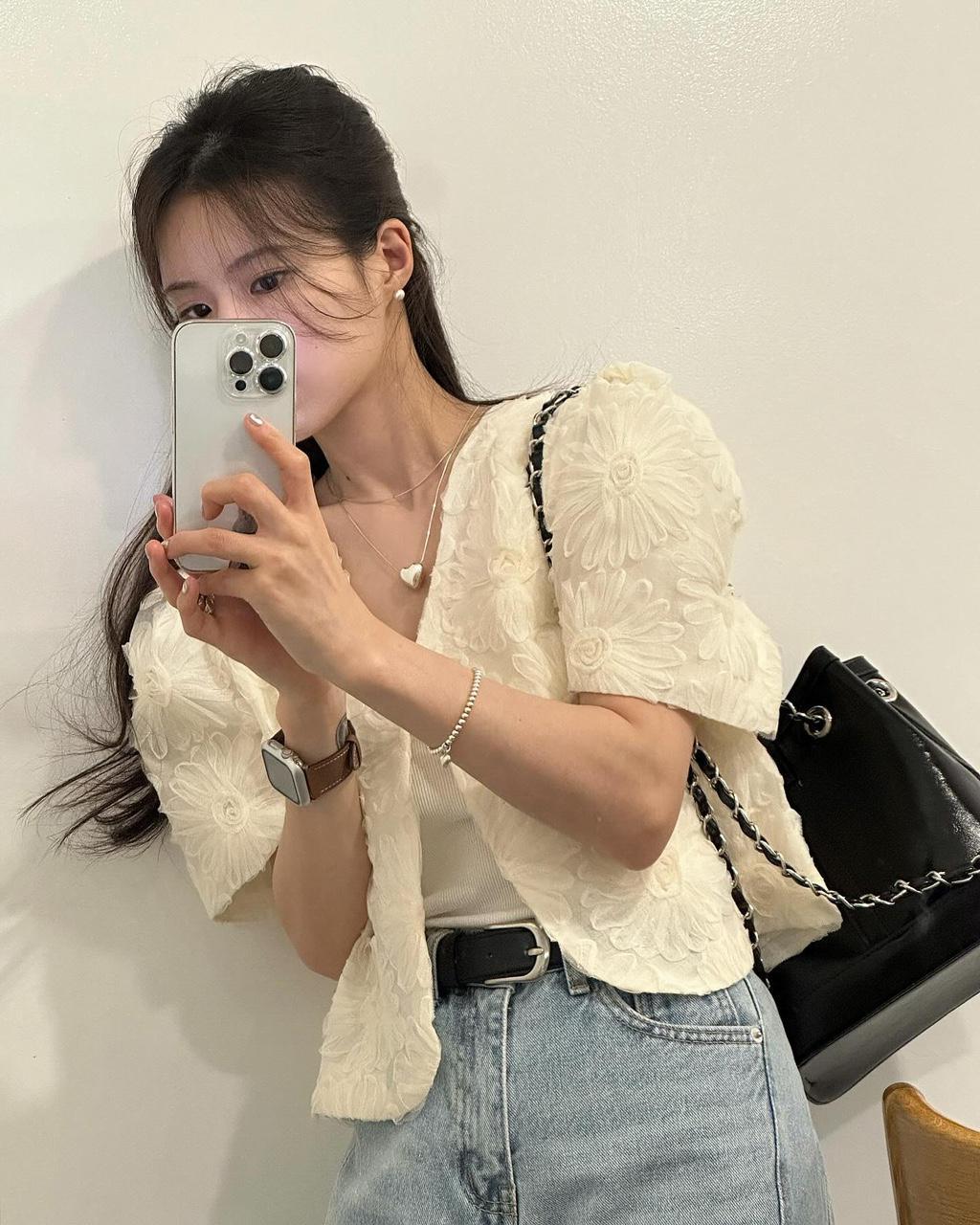 유인어스 고트 여성 여름 크롭 오버핏 루즈핏 노카라 브이넥 플라워 퍼프 반팔 자켓