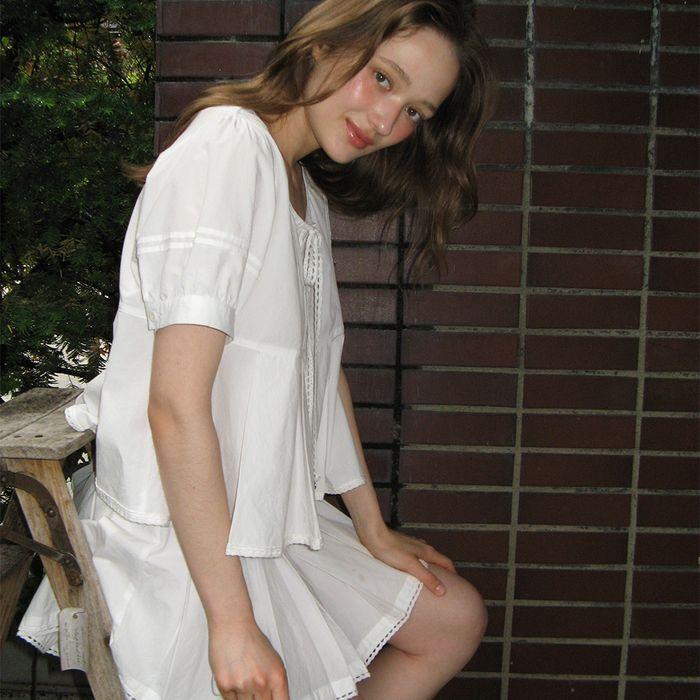 RIBBON TIE PLEATED PEPLUM BLOUSE WHITE