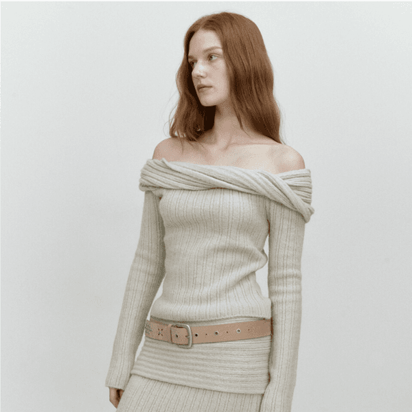 REVERSE OFF SHOULDER KNIT (BEIGE)