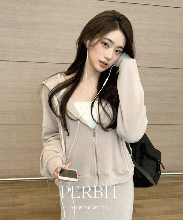 [투피스✈️][P.B MADE] 공항 보들소재 여리핏 트레이닝 셋업 - 2color