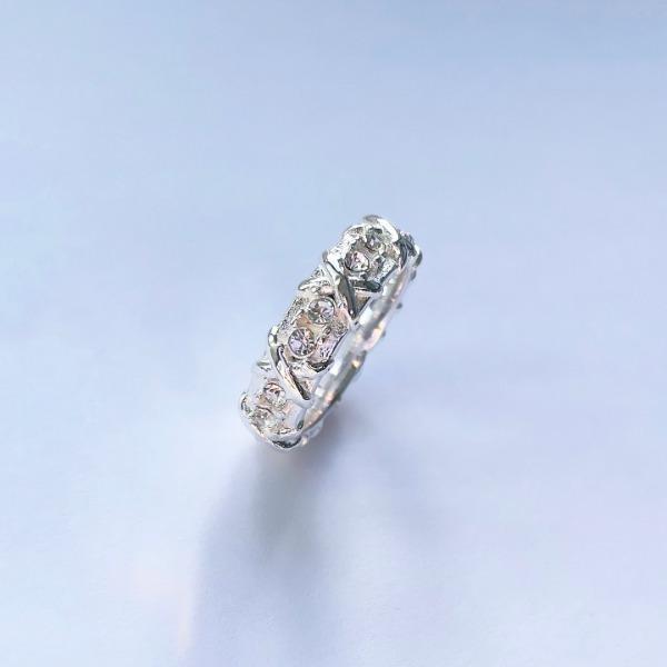 X Cubic Layered Ring