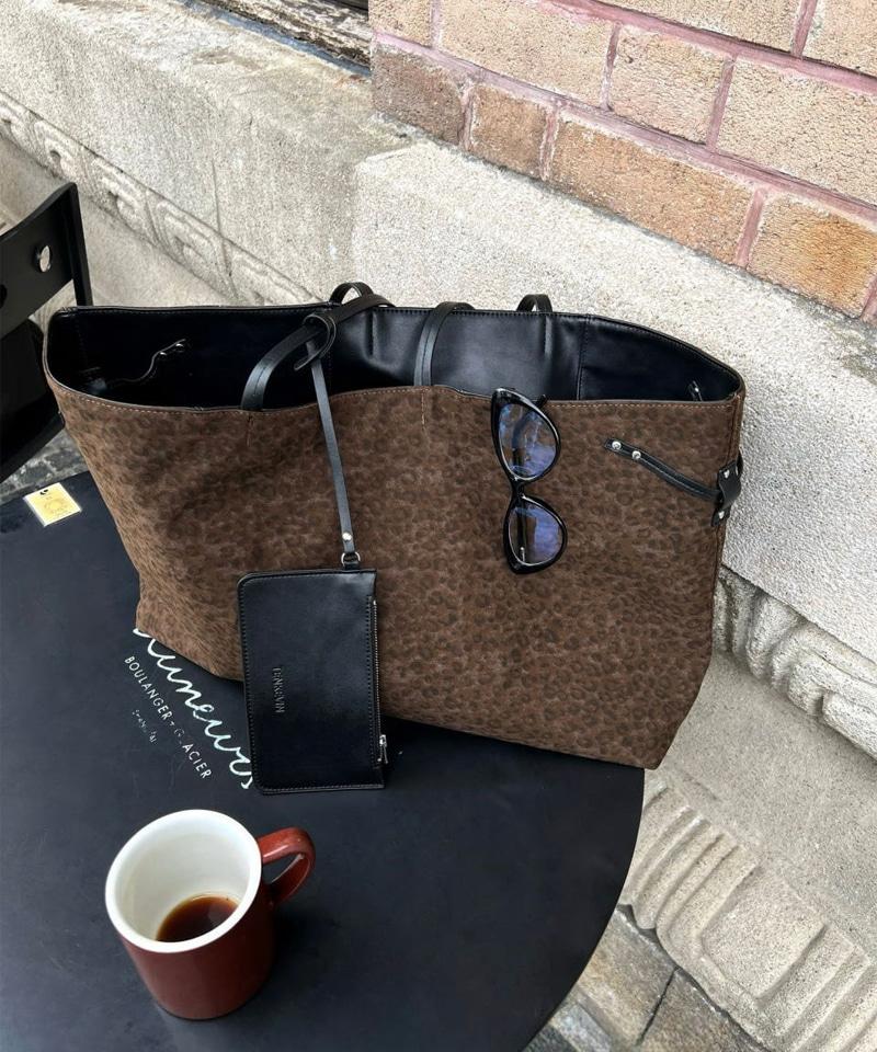 레오파드 PU 리버시블 빅 숄더백