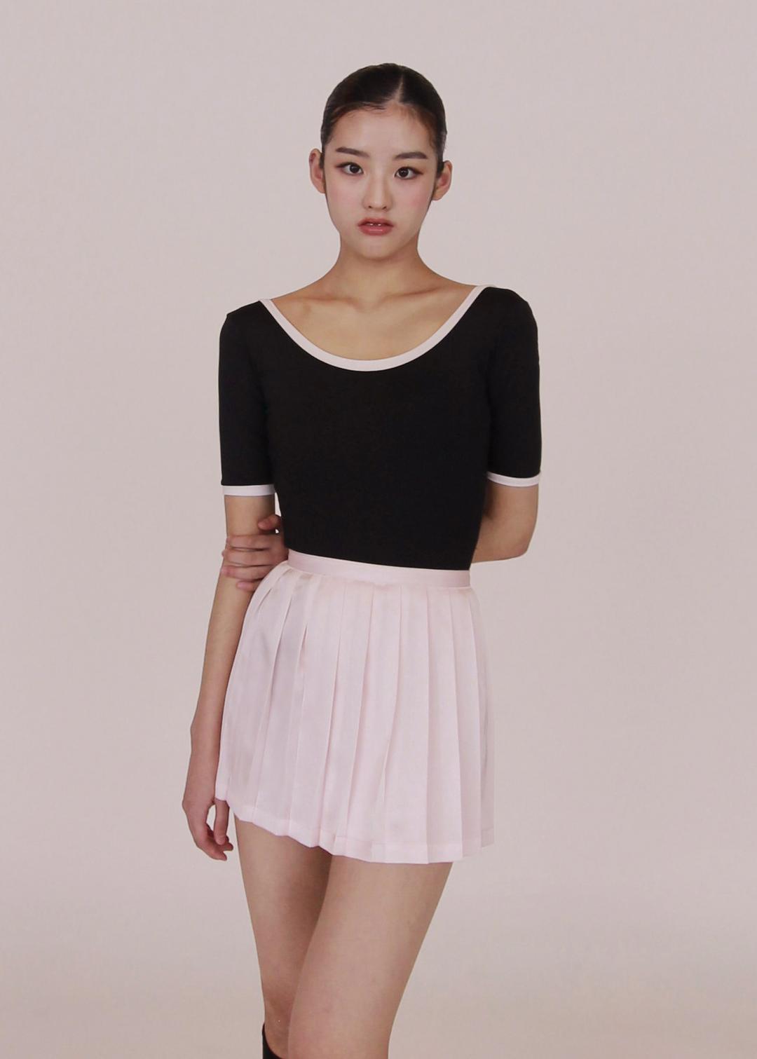 1 skirt (baby pink)
