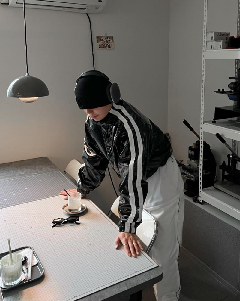 Line enamel windbreaker 남자 에나멜 라인 크롭 바람막이 숏 점퍼 척도