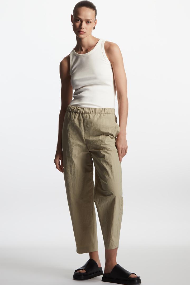 피티드 베스트 탑