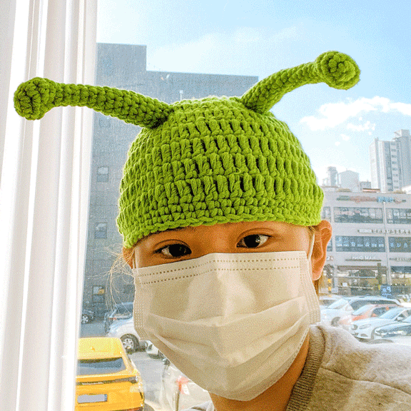 [당일출고] 오동통 더듬이모자, (1+1할인적용)    [유니크,강렬한,귀여운,부드러운니트모자,파티,데일리룩,비니,뜨개질,재밌는,시선집중,스키장,데이트,커플템,하이틴]