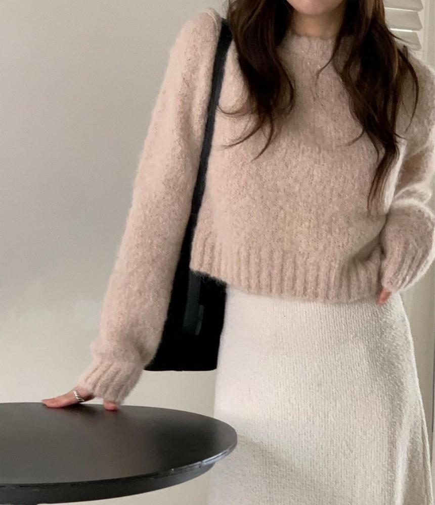 미엘 무브 니트 알파카 크롭 라운드니트