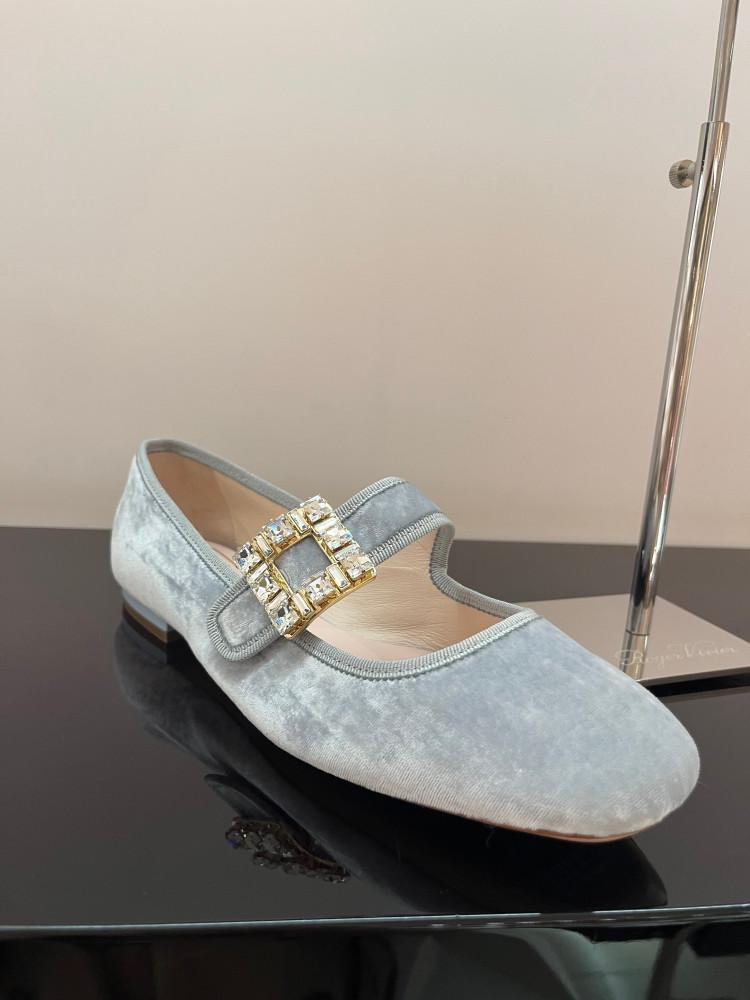 로저비비에 트레 비비에 스트라스 버클 베이비 발레리나 인 벨벳