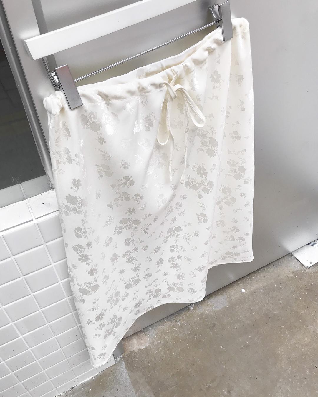 FOCO SATIN SKIRT (2COLOR)