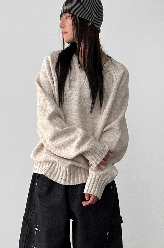 스탠다드 V넥 니트