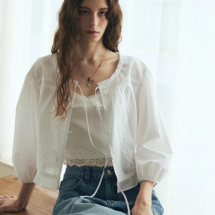 EYELET LACE PEPLUM BLOUSE_WHITE
