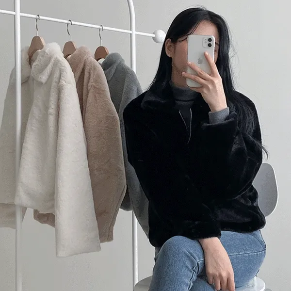 에센셜카라퍼JK(4c) 퍼자켓 퍼카라자켓 털자켓 크롭퍼자켓 퍼집업점퍼 겨울코트 겨울자켓 겨울점퍼 파티룩 연말룩