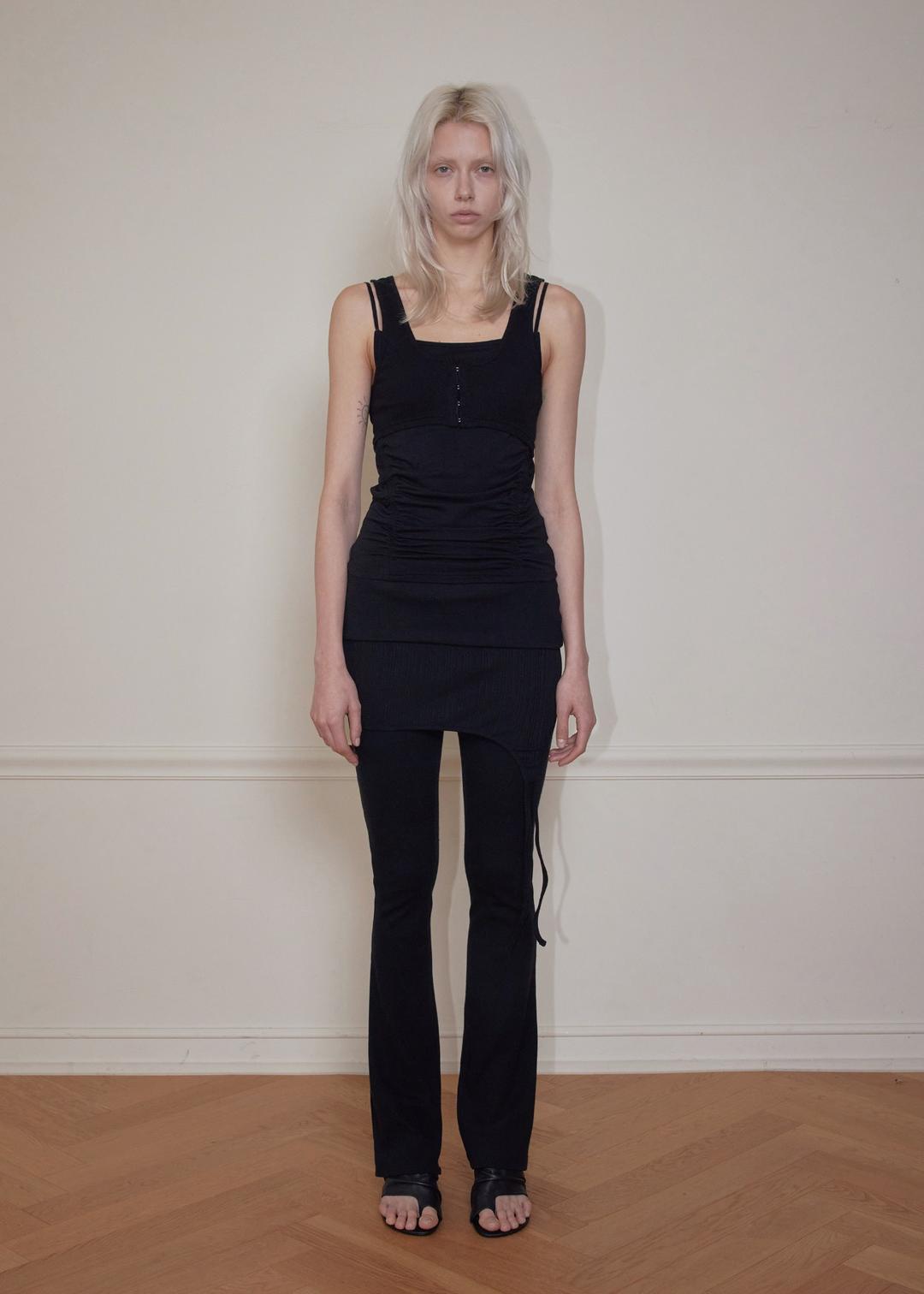 DOUBLE LAYER SLEEVELESS, BLACK