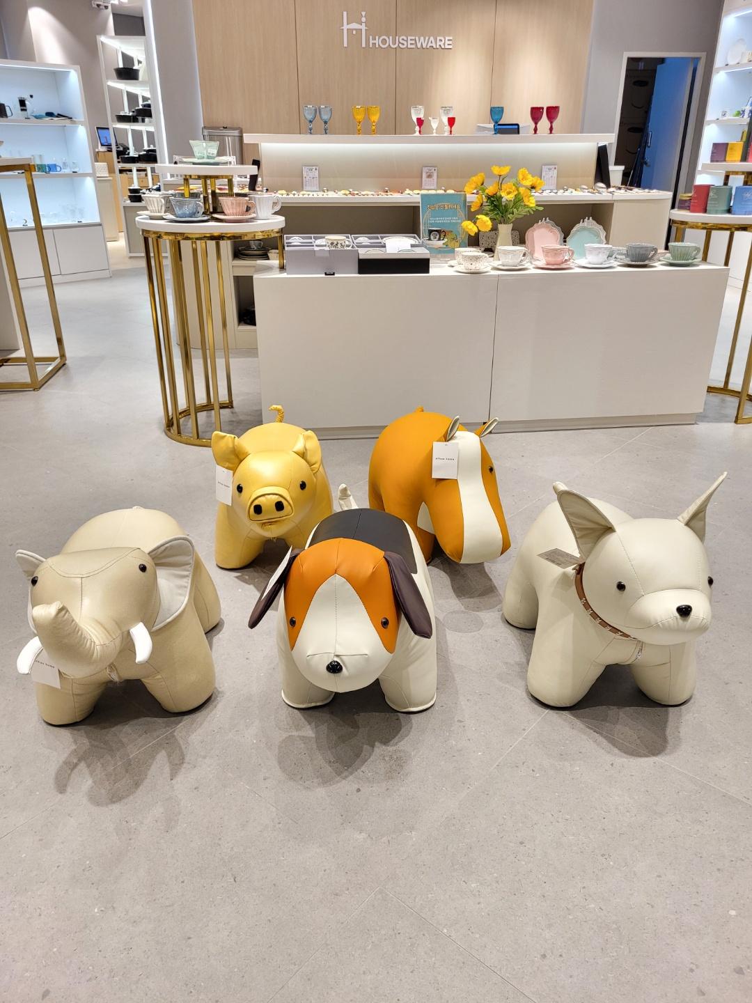 앳하스홈 주파크 애니멀 스툴