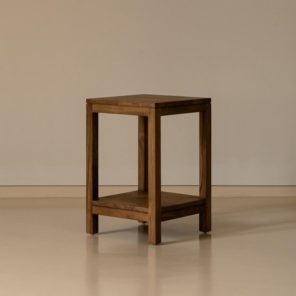 Essent side table