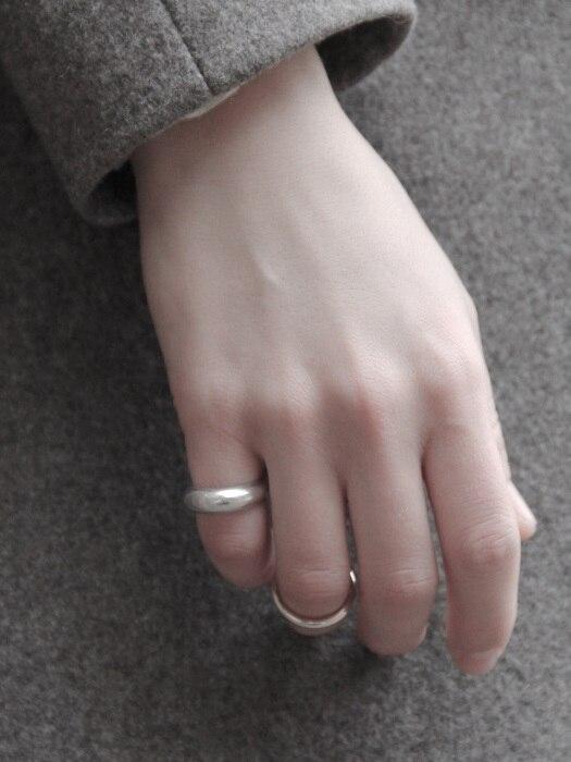 96 Semi Matte Bulging Silver Ring