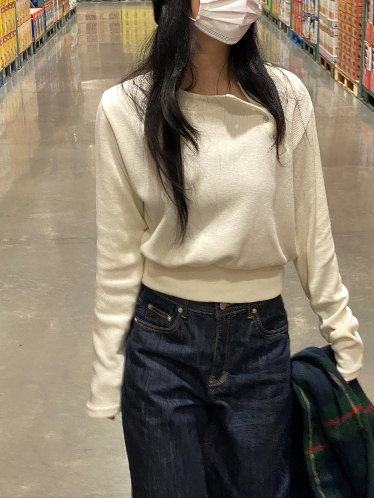 헤일리 루즈핏 사선 버튼 크롭 맨투맨