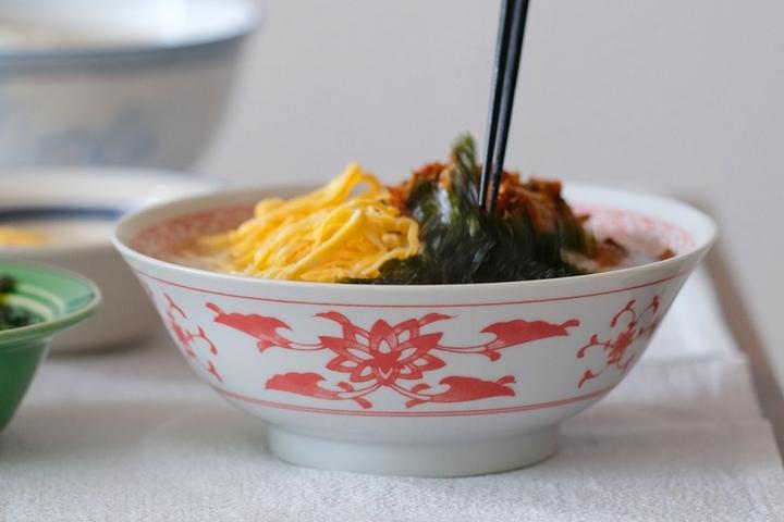 다홍꽃무늬 면기