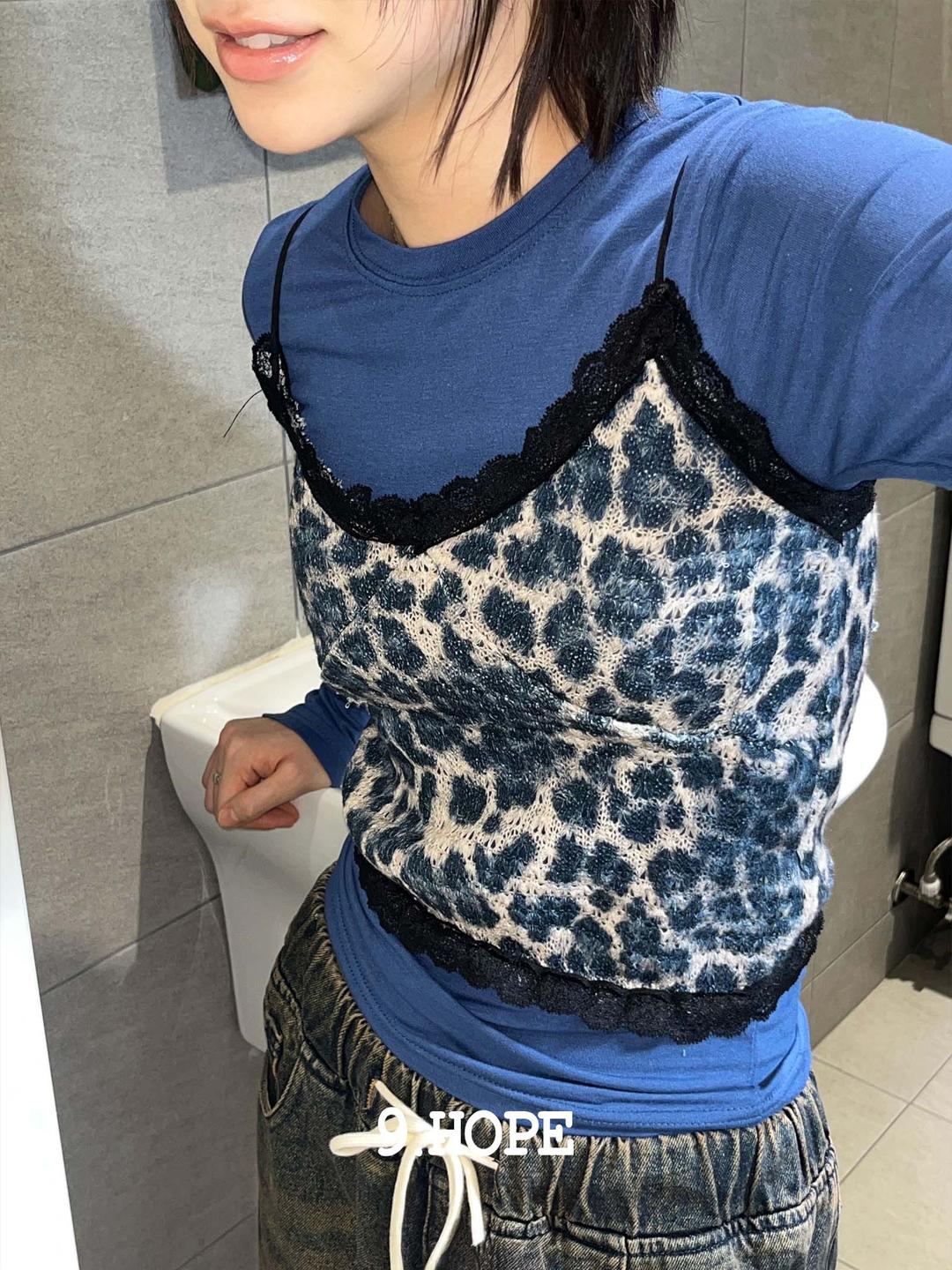 김아홉 [9.hope] blue leo knit 나시탑